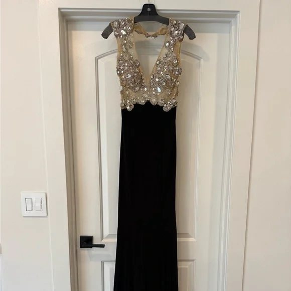 Ashley Lauren | Dresses | Elegant Black And Gold Sequin Prom Dress |  Poshmark